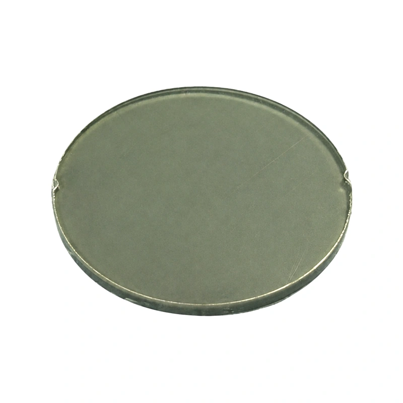 P04 - PL-G 400-700 nm Linear Polarizer PL-G 400–700 nm linear polarizer on a white background